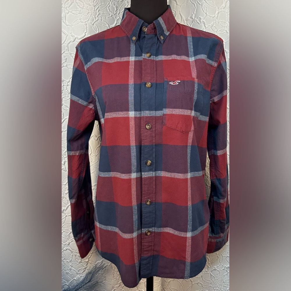 Hollister- Women’s Red & Blue Plaid Button Up Shirt (S)